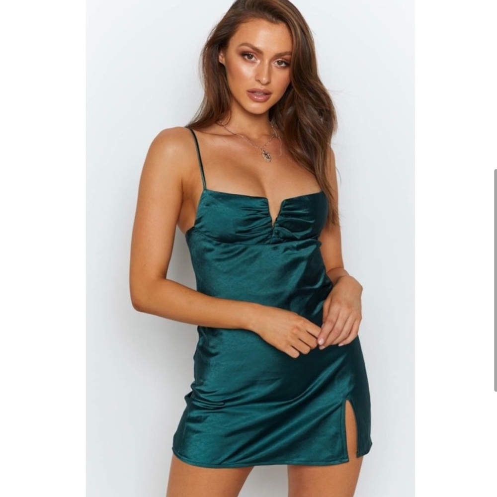 Beginning Boutique Emerald Green Dress
